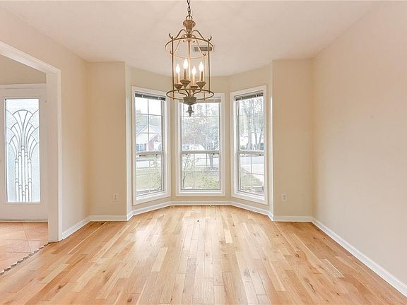 3rd image of 3325 Brook Lea Dr