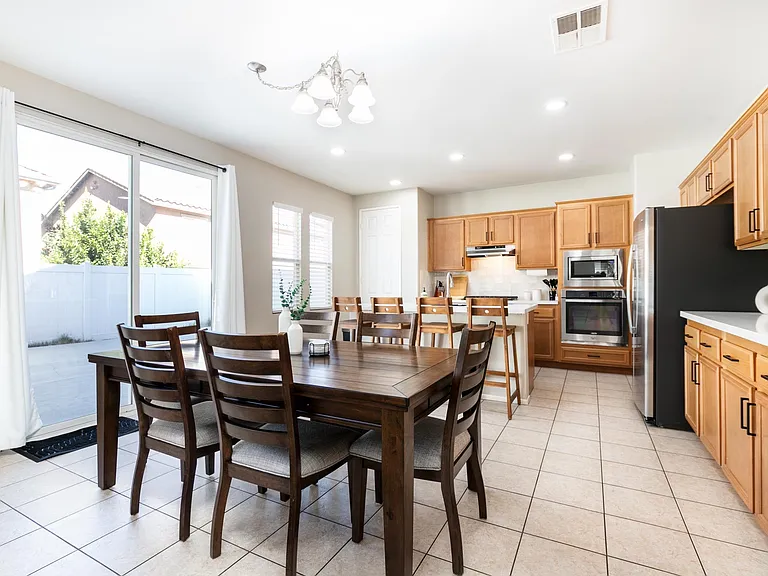 552 Blackberry Dr — Photo 12
