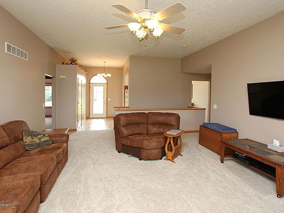 5th image of 25744 Trestle Creek Ave