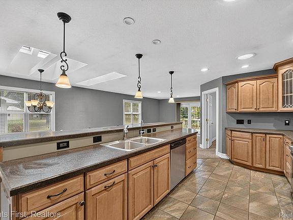 4th image of 11430 Rutan Cir