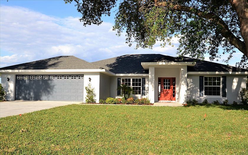 1st image of 109 Oak Knolls Cir