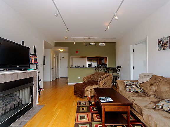4th image of 100 N Hermitage Ave Unit 403