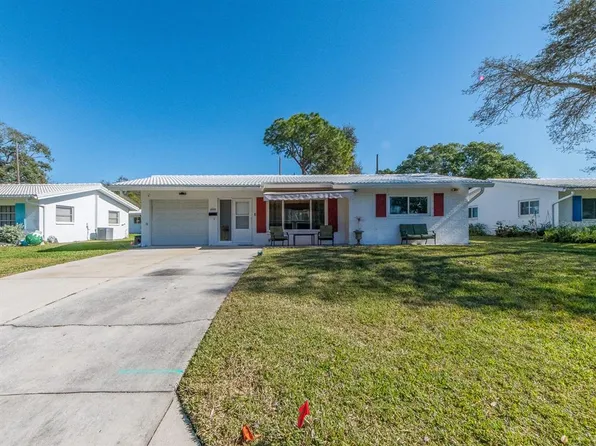 8657 143rd St, Seminole, FL 33776