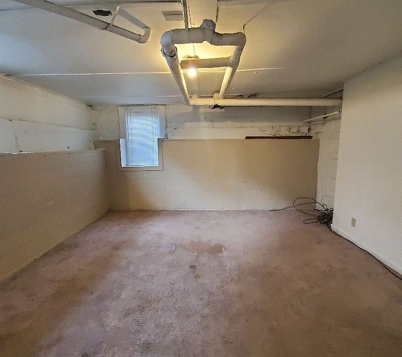 2nd image of 203 1/2 W Stadium Ave