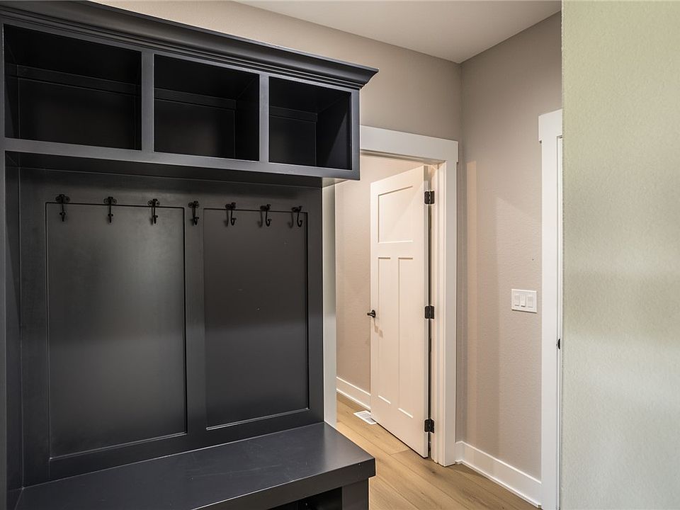 8011 NW 106th St, Johnston, IA 50131 MLS 677490 Zillow