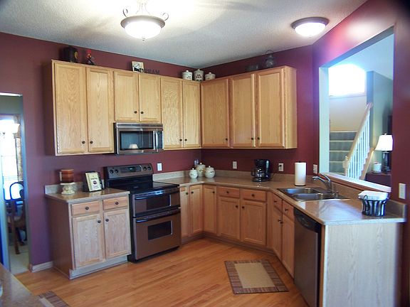 Great open Kitchen with Silestone counters, upgraded cabinets, SS appliances