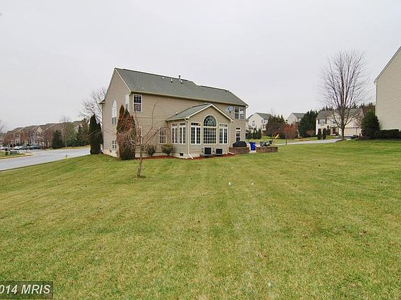 3rd image of 9601 Birchwood Ct E