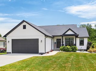 1085 Apple Valley Dr, Howard, OH 43028