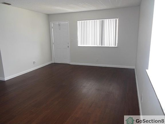 3rd image of 115 E Tiffany Dr APT 4