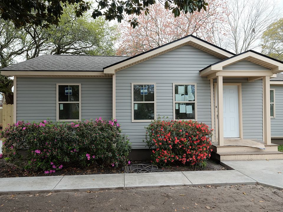 1st image of 5045 Chateau Ave