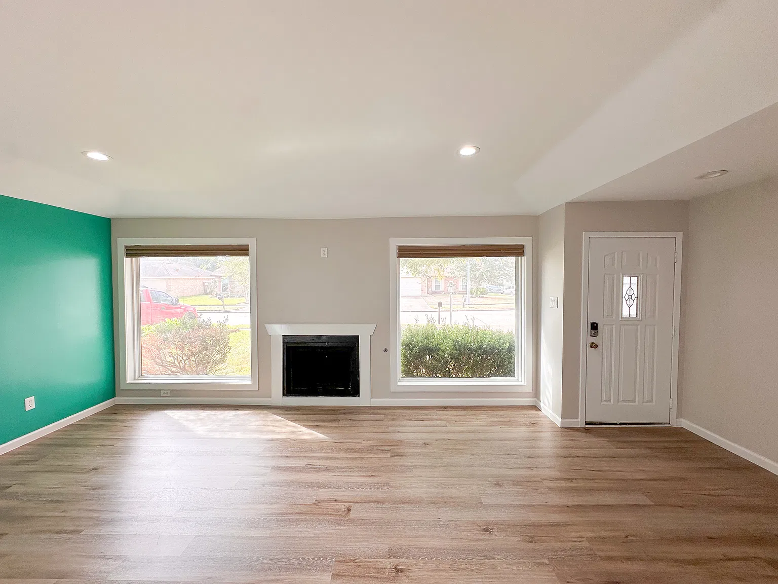 2 bed, 2.0 bath, 1200 sqft, $1,900 — Photo 2