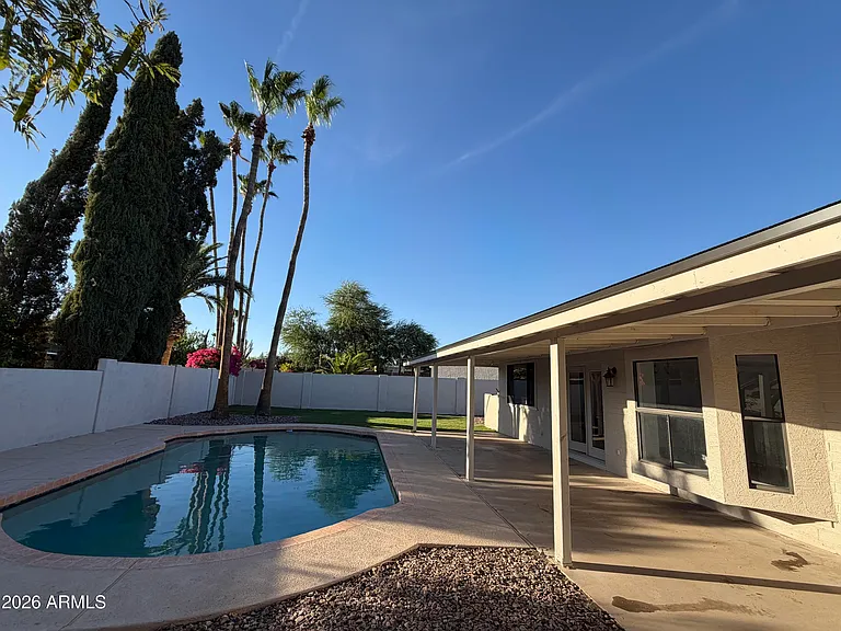 6714 E Paradise Ln — Photo 3