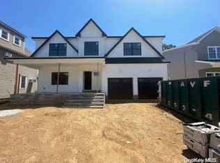 2318 Lafayette St, Bellmore, NY 11710
