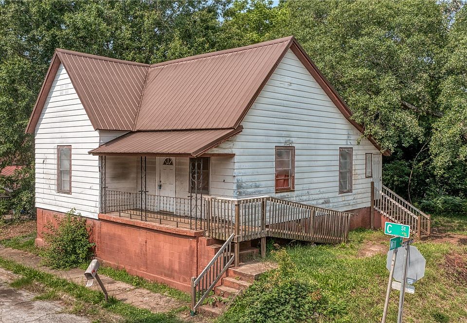2nd image of 200 C St