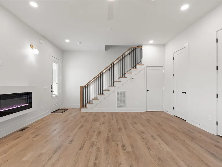 1818 Dr Db Todd Jr Blvd #C — Photo 34