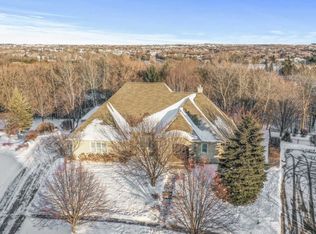 3211 Crestmoor Dr, Woodbury, MN 55125