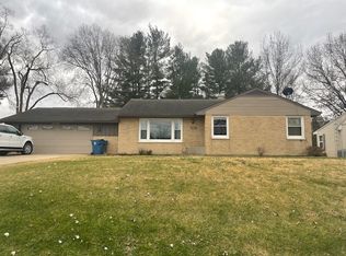 1806 W 4th St, Dixon, IL 61021