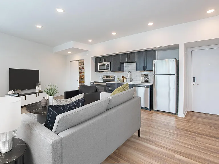 East Seventy Nine Apartments — Photo 15