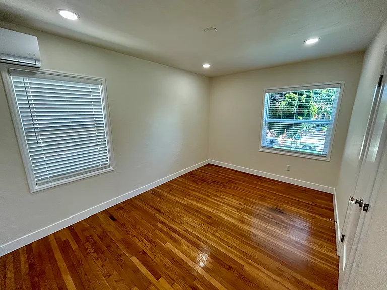 1354 Chalcedony St — Photo 4