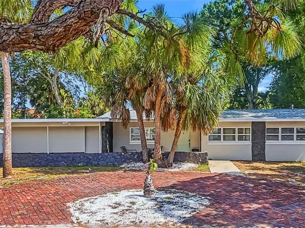 6400 Pelican Dr S, Saint Petersburg, FL 33707