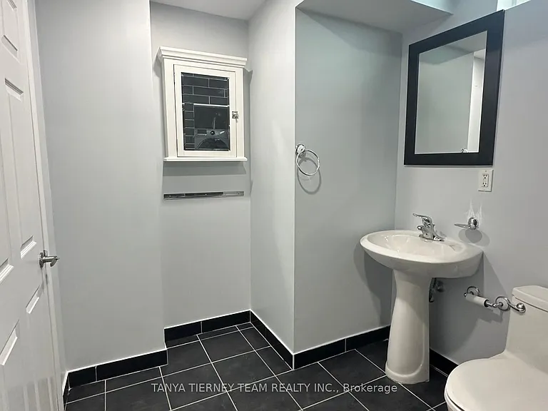 373 Carnwith Dr E — Photo 8