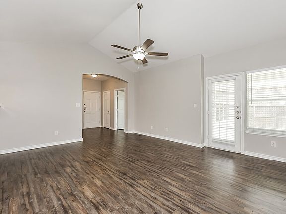 5th image of 1812 Alanbrooke Dr