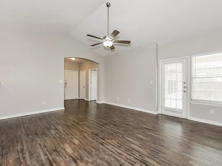 1812 Alanbrooke Dr — Photo 5