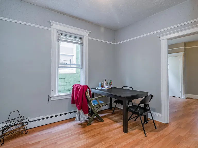 164 Highland Ave #5 — Photo 2