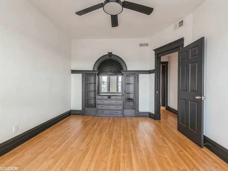 6352 S Ingleside Ave #3 — Photo 11