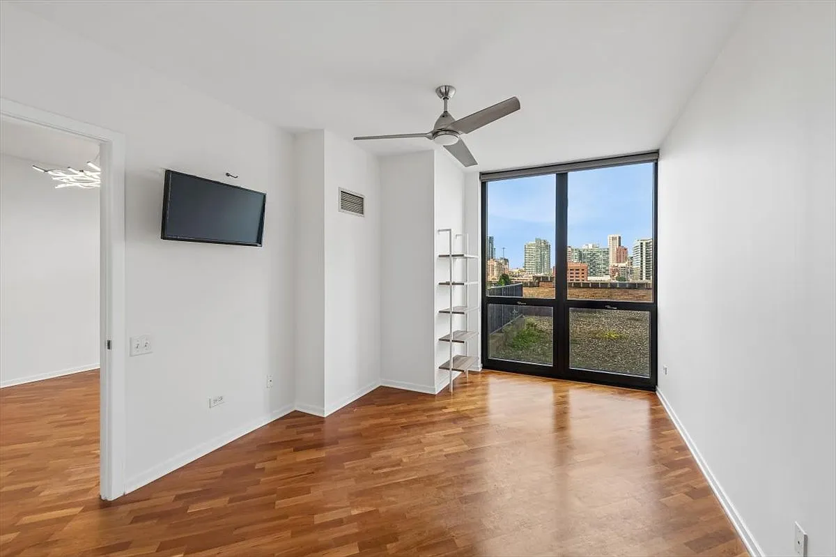 2 bed, $4,200 — Photo 4