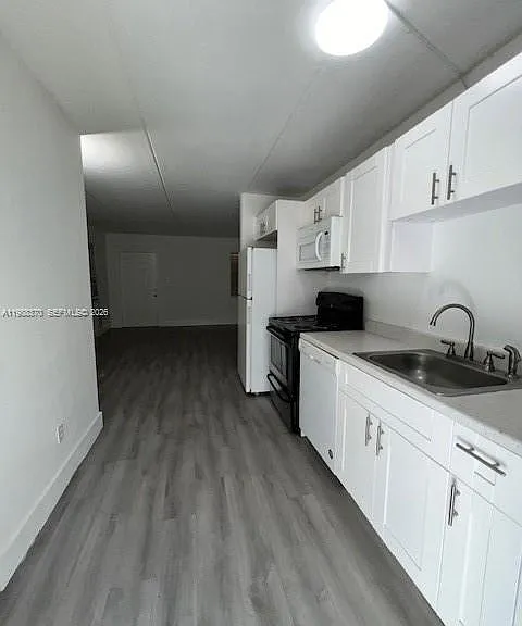 1220 NW 3rd Ct — Photo 15