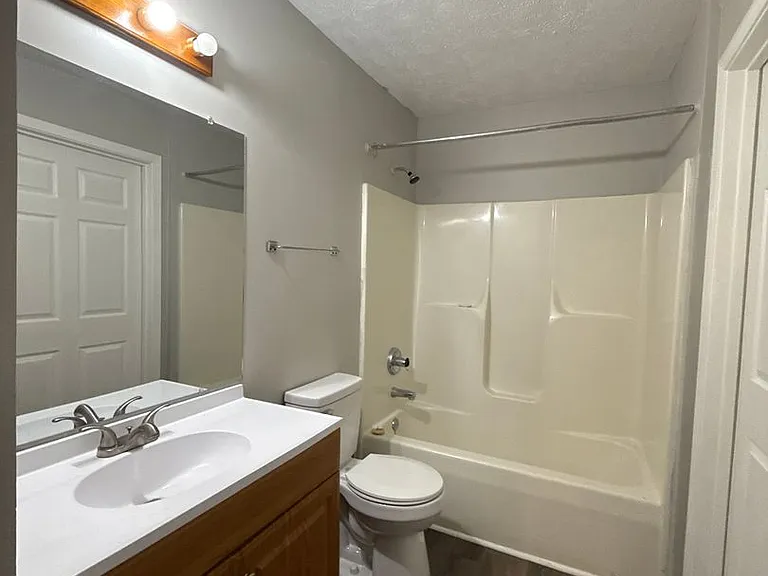 2708 Greenwood Ave — Photo 17