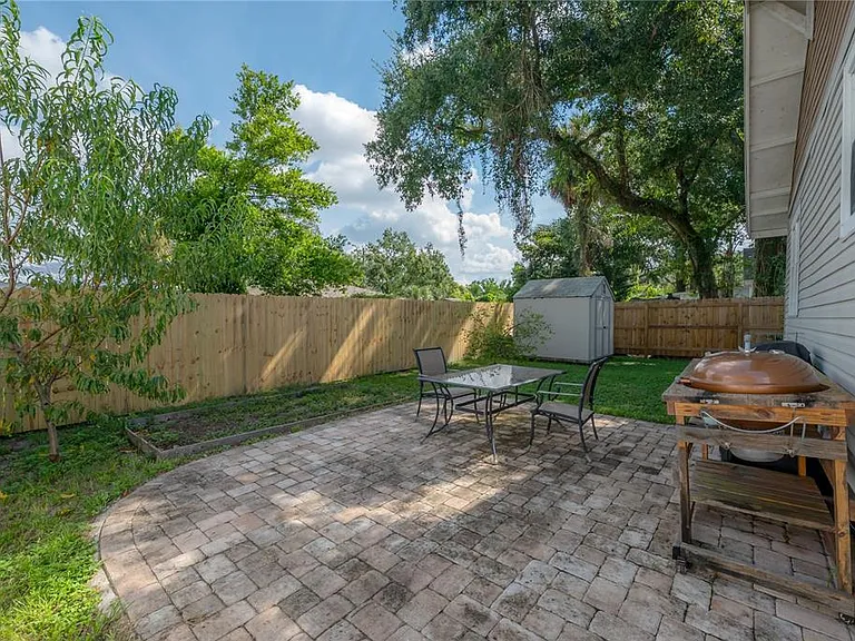 207 W Hiawatha St — Photo 15