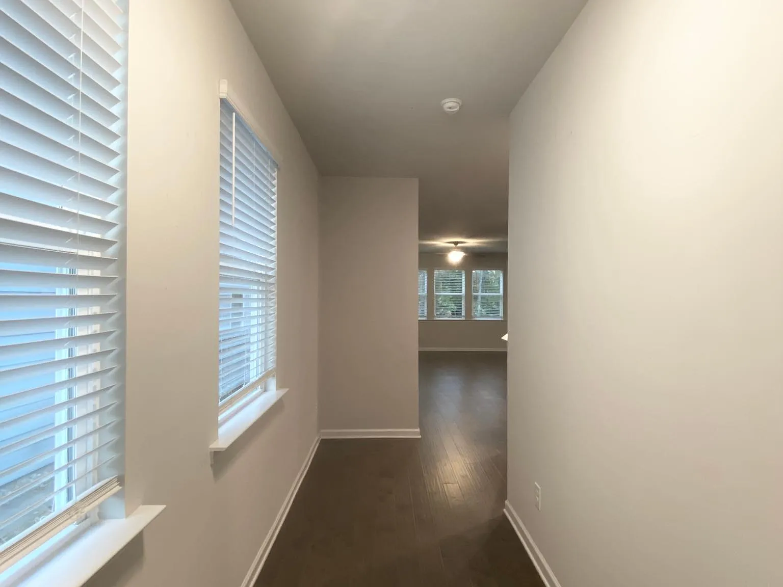 4442 Richmond Ct — Photo 2
