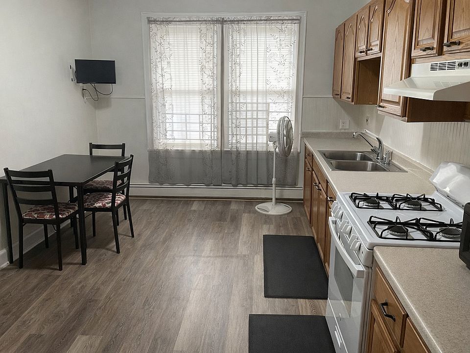 1st image of 382-386 Highland Ave #201