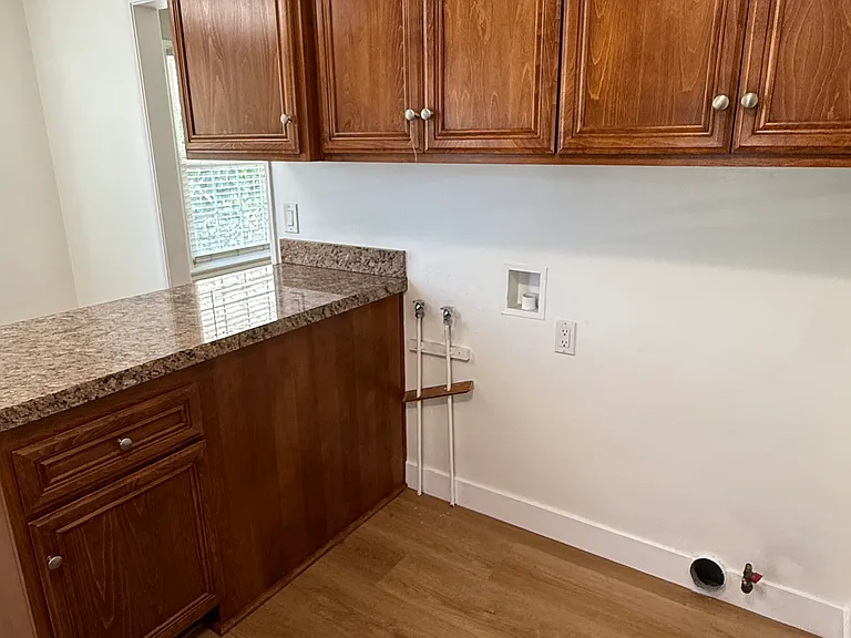 614 W Greenwood Ave #B — Photo 7