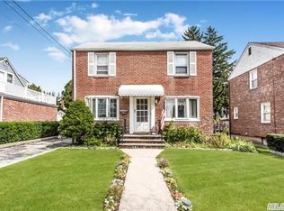 308 Beebe Rd, Mineola, NY 11501