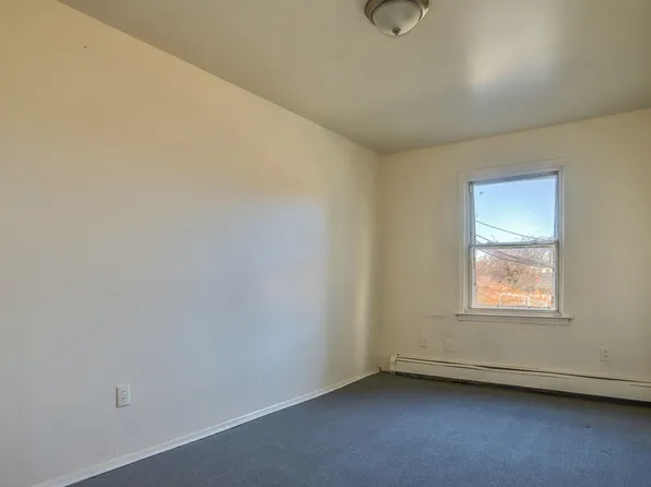 78 Orient Avenue image 7 of 25