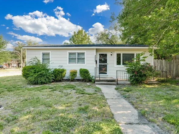 2203 W Lotus St, Wichita, KS 67213