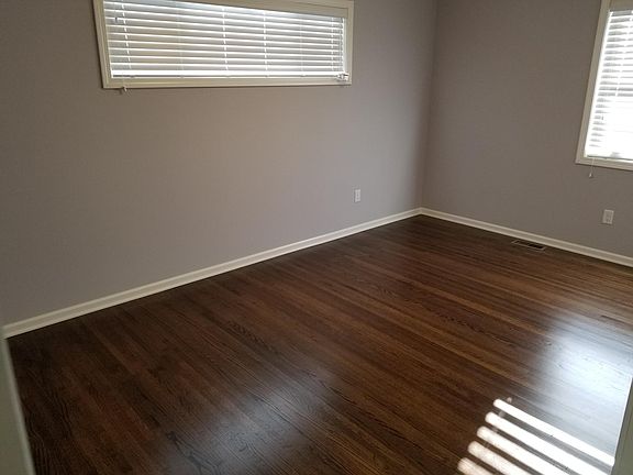 Large bedrooms with hardwood