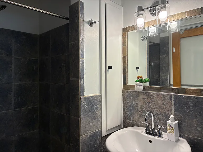 8301 Floyd St — Photo 36