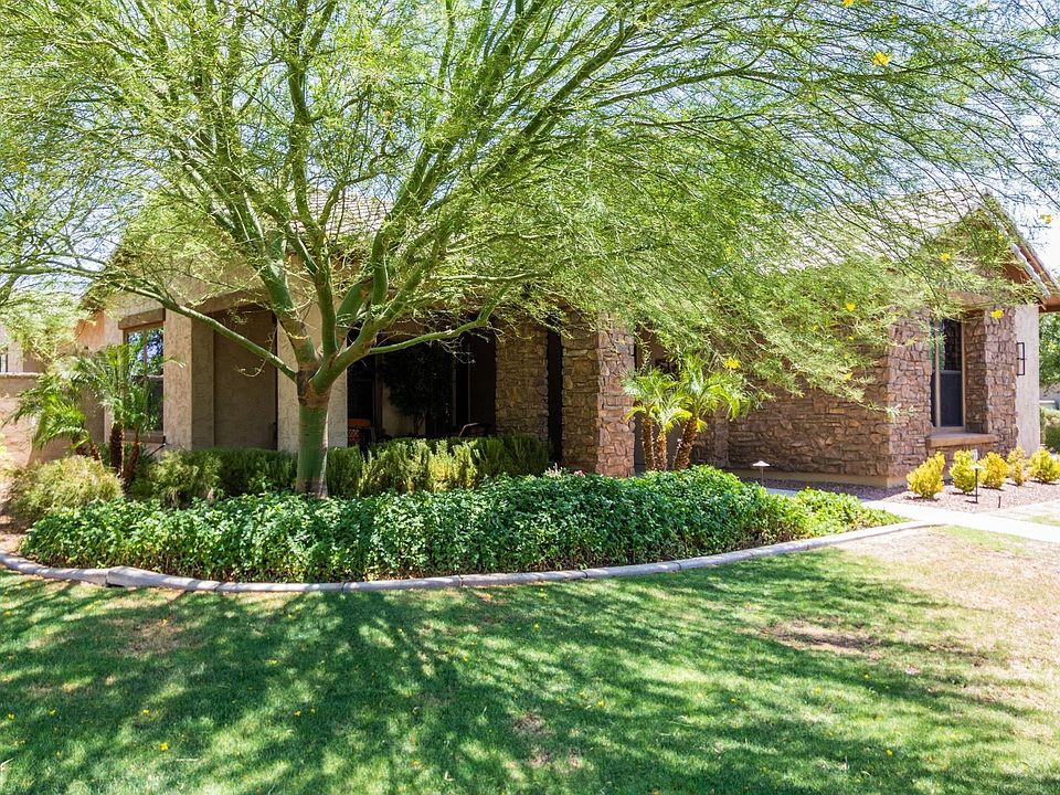 1st image of 20366 W Crescent Dr