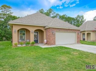 42305 Lakestone Dr, Prairieville, LA 70769