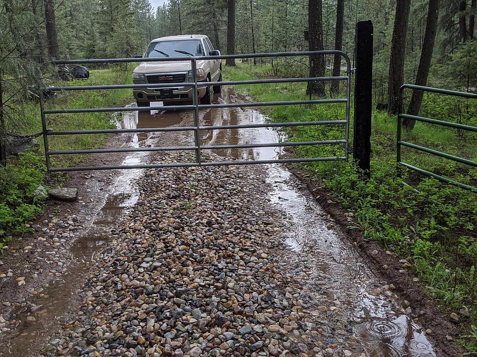 2nd image of 3942 Garden Spot Rd