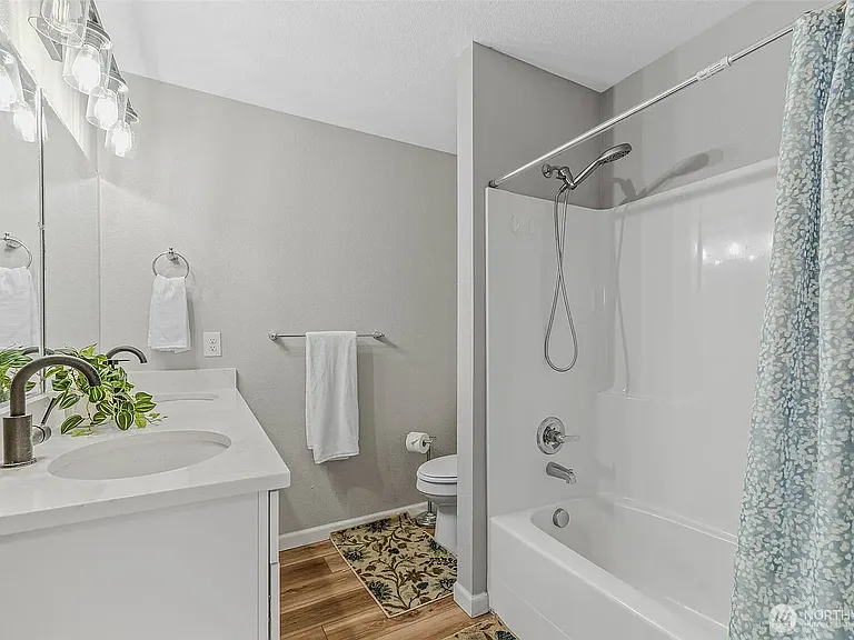 116 NE James St — Photo 13
