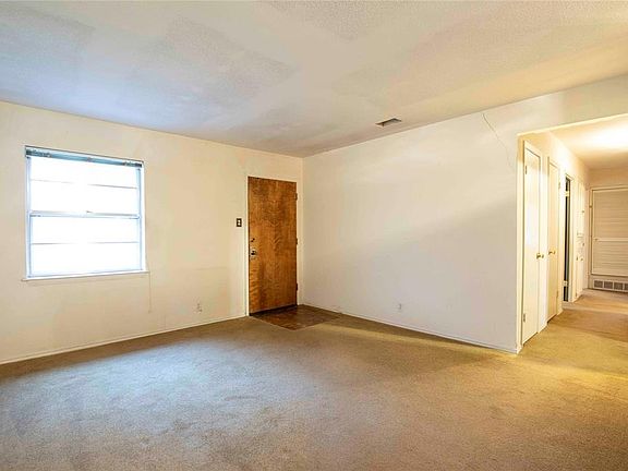 3rd image of 2626 Hollandale Cir