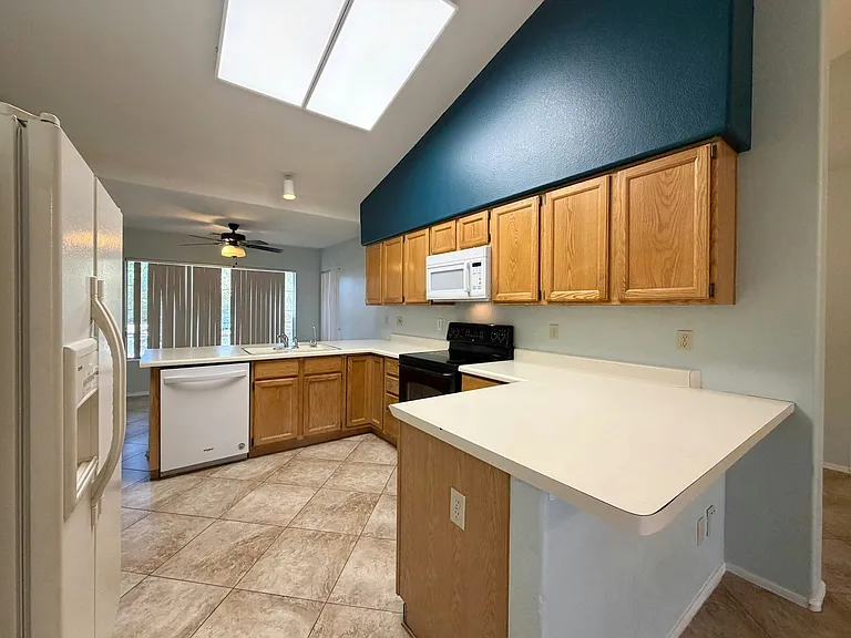 4207 E Juanita Ave — Photo 23