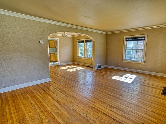 2nd image of 2404 W Sherman Ave