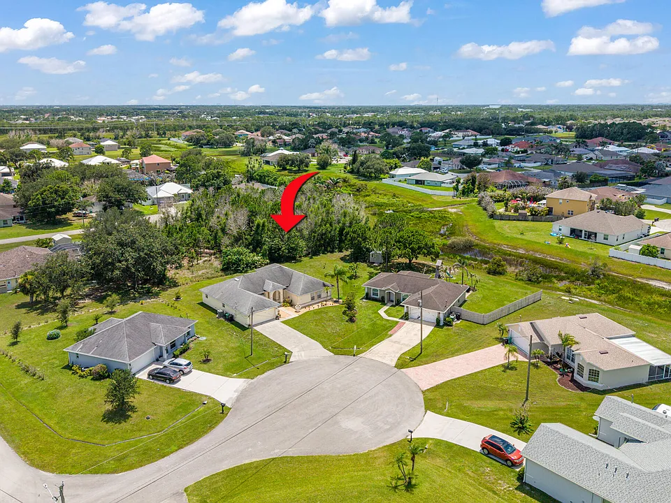 5758 NW Benbow Ct
