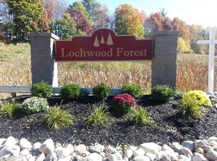 1 Lochvue Dr, Wynantskill, NY 12198